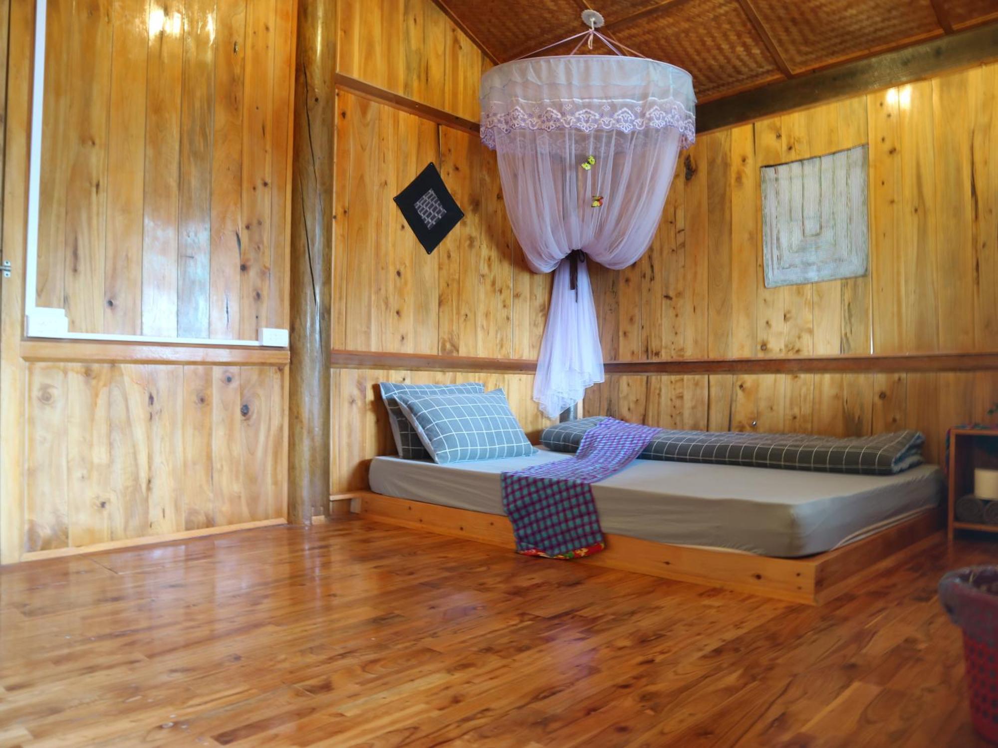 Orange Homestay *